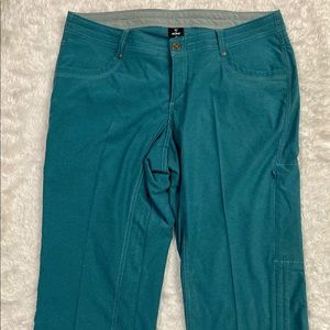 Women's Kuhl Size 12 Teal Capri Crop Pant
